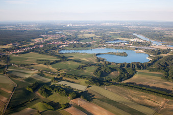 Lauterbourg, Baggersee im Bundesland Bas-Rhin, Frankreich von oben gesehen