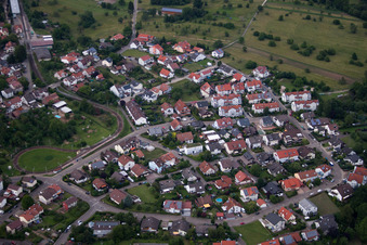 Ortsteil Ittersbach in Karlsbad im Bundesland Baden-Württemberg, Deutschland von einer Drohne aus