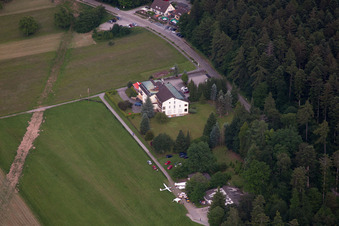 Luftbild von Schwann, Hotel Adlerhof im Ortsteil Conweiler in Straubenhardt im Bundesland Baden-Württemberg, Deutschland