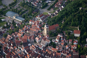 Marktplatz und Stiftskirche in Herrenberg im Bundesland Baden-Württemberg, Deutschland
