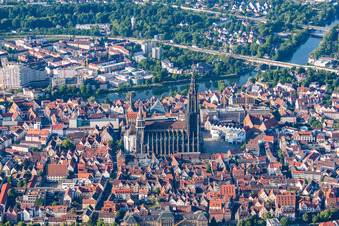Höchste Kirche der Welt: Ulmer Münster im Ortsteil Mitte im Bundesland Baden-Württemberg, Deutschland