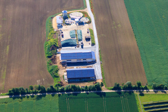 Aussiedlerhof auf der Alb im Ortsteil Ingstetten in Schelklingen im Bundesland Baden-Württemberg, Deutschland