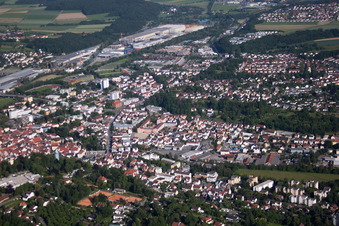 Luftbild von Ortsansicht der Straßen und Häuser der Wohngebiete in Biberach an der Riß im Bundesland Baden-Württemberg, Deutschland