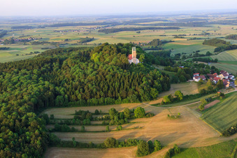 St. Johannes Baptist auf dem Bussen im Ortsteil Offingen in Uttenweiler im Bundesland Baden-Württemberg, Deutschland