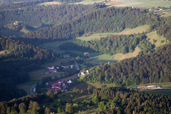 Luftaufnahme von Ortsteil Hundersingen in Münsingen im Bundesland Baden-Württemberg, Deutschland