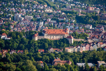 Luftbild von Burganlage des Schloß Schloss Hohentübingen mit Museum Alte Kulturen | in Tübingen im Bundesland Baden-Württemberg, Deutschland
