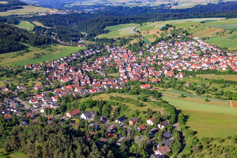 Dorfansicht aus Norden im Ortsteil Gültlingen in Wildberg im Bundesland Baden-Württemberg, Deutschland