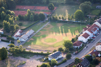 Sportplatz im Ortsteil Appenhofen in Billigheim-Ingenheim im Bundesland Rheinland-Pfalz, Deutschland