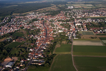 Herxheim bei Landau im Bundesland Rheinland-Pfalz, Deutschland von oben
