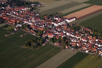 Hotel Restaurant Krone im Ortsteil Hayna in Herxheim bei Landau im Bundesland Rheinland-Pfalz, Deutschland aus der Luft