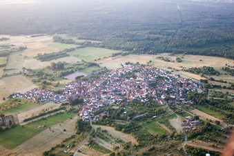 Dorf - Ansicht im Ortsteil Büchelberg in Wörth am Rhein im Bundesland Rheinland-Pfalz, Deutschland von oben gesehen