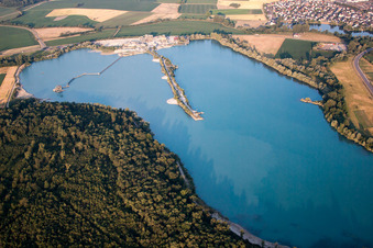 Luftbild von Soufflenheim, Baggersee im Bundesland Bas-Rhin, Frankreich