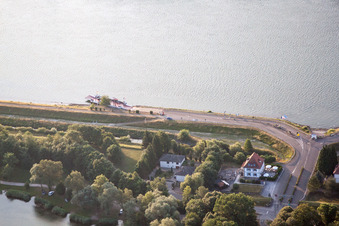Schrägluftbild von Drusenheim im Bundesland Bas-Rhin, Frankreich