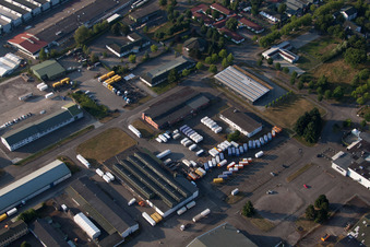 Lagerhauskomplex- Gebäude im Gewerbegebiet Zehnder Group Deutschland GmbH in Lahr/Schwarzwald im Bundesland Baden-Württemberg