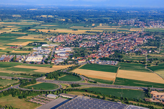 Ortansicht hinter der Ausfahrt Ettneheim an der A5 aus Osten im Ortsteil Grafenhausen in Kappel-Grafenhausen im Bundesland Baden-Württemberg, Deutschland