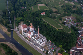 Luftbild von Palais des Schloss Messmer Foundation und Kunsthalle am Grossherzog-Leopold-Platz in Riegel am Kaiserstuhl im Bundesland Baden-Württemberg, Deutschland