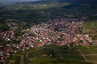 Eichstetten am Kaiserstuhl im Bundesland Baden-Württemberg, Deutschland aus der Luft