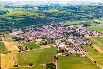 Dorfansicht im Ortsteil Niederrimsingen in Breisach am Rhein im Bundesland Baden-Württemberg, Deutschland