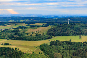 Luftbild von Landebahn des Segelfluggelände Hoherodskopf im Ortsteil Breungeshain in Schotten im Bundesland Hessen, Deutschland