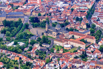 Kirchengebäude des Dom zu Fulda mit Priesterseminar in Fulda im Bundesland Hessen, Deutschland