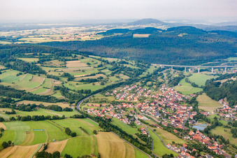Luftbild von Sinntalbrücke der Autobahn BAB A7 in Riedenberg im Bundesland Bayern, Deutschland