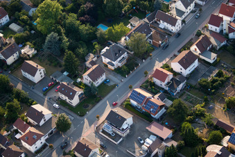 Schrägluftbild von Ortsteil Dannstadt in Dannstadt-Schauernheim im Bundesland Rheinland-Pfalz, Deutschland