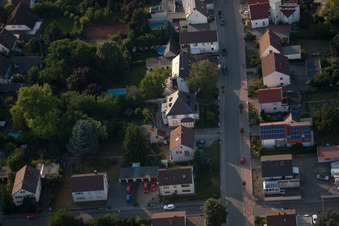 Ortsteil Dannstadt in Dannstadt-Schauernheim im Bundesland Rheinland-Pfalz, Deutschland aus der Luft
