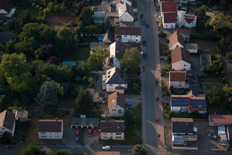 Ortsteil Dannstadt in Dannstadt-Schauernheim im Bundesland Rheinland-Pfalz, Deutschland vom Flugzeug aus
