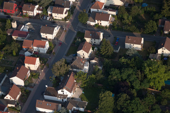 Ortsteil Dannstadt in Dannstadt-Schauernheim im Bundesland Rheinland-Pfalz, Deutschland aus der Drohnenperspektive