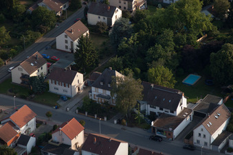 Schrägluftbild von Ortsteil Dannstadt in Dannstadt-Schauernheim im Bundesland Rheinland-Pfalz, Deutschland