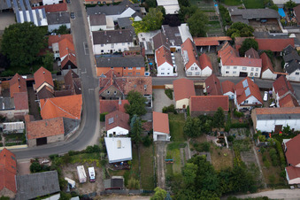 Ortsteil Bobenheim in Bobenheim-Roxheim im Bundesland Rheinland-Pfalz, Deutschland von einer Drohne aus