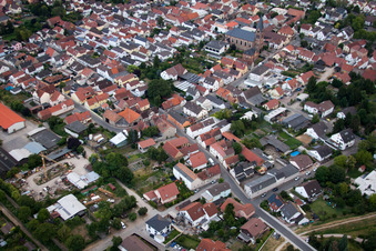 Ortsteil Bobenheim in Bobenheim-Roxheim im Bundesland Rheinland-Pfalz, Deutschland von der Drohne aus gesehen