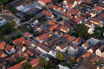 Drohnenaufname von Ortsteil Bobenheim in Bobenheim-Roxheim im Bundesland Rheinland-Pfalz, Deutschland