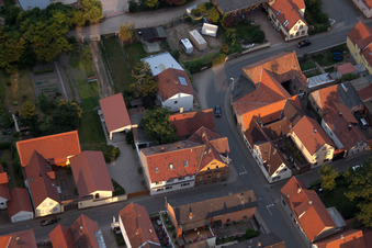 Ortsteil Bobenheim in Bobenheim-Roxheim im Bundesland Rheinland-Pfalz, Deutschland von einer Drohne aus