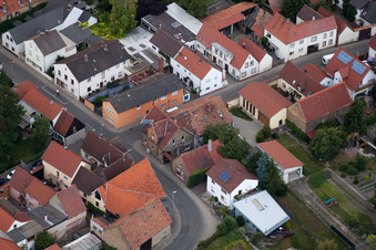 Drohnenaufname von Ortsteil Bobenheim in Bobenheim-Roxheim im Bundesland Rheinland-Pfalz, Deutschland