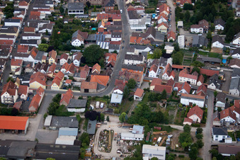 Ortsteil Bobenheim in Bobenheim-Roxheim im Bundesland Rheinland-Pfalz, Deutschland aus der Drohnenperspektive
