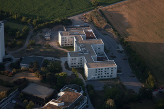Ortsteil Oggersheim in Ludwigshafen am Rhein im Bundesland Rheinland-Pfalz, Deutschland von der Drohne aus gesehen