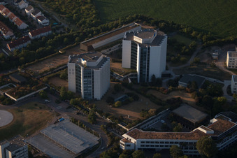Luftaufnahme von Ortsteil Oggersheim in Ludwigshafen am Rhein im Bundesland Rheinland-Pfalz, Deutschland