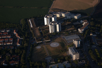 Schrägluftbild von Ortsteil Oggersheim in Ludwigshafen am Rhein im Bundesland Rheinland-Pfalz, Deutschland