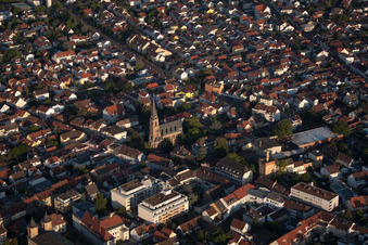 Ortsteil Oggersheim in Ludwigshafen am Rhein im Bundesland Rheinland-Pfalz, Deutschland von einer Drohne aus