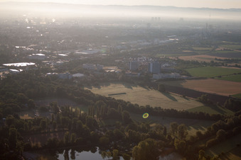 Ortsteil Oggersheim in Ludwigshafen am Rhein im Bundesland Rheinland-Pfalz, Deutschland aus der Luft
