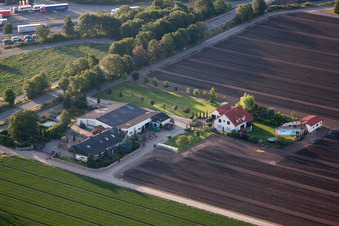 Fusser im Ortsteil Dannstadt in Dannstadt-Schauernheim im Bundesland Rheinland-Pfalz, Deutschland