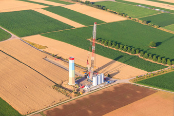 Windparkbaustellen in Offenbach an der Queich im Bundesland Rheinland-Pfalz, Deutschland aus der Vogelperspektive