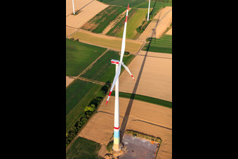 Windparkbaustellen in Offenbach an der Queich im Bundesland Rheinland-Pfalz, Deutschland von einer Drohne aus