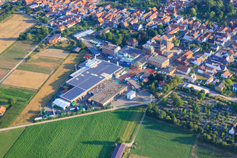 BELLHEIMER BRAUEREI - PARK & Bellheimer Brauereien GmbH & Co. KG im Bundesland Rheinland-Pfalz, Deutschland von einer Drohne aus