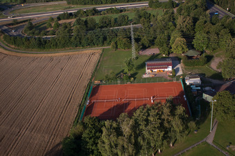 Luftbild von Tennisclub in Erlenbach bei Kandel im Bundesland Rheinland-Pfalz, Deutschland