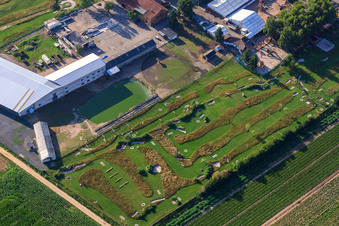 Fussballgolfpark Südpfalz auf dem Adamshof Kandel im Bundesland Rheinland-Pfalz, Deutschland von oben gesehen
