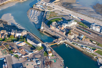 Canal d'Eu à la Mer im Ortsteil Treport Moderne in Le Tréport im Bundesland Seine-Maritime, Frankreich