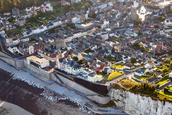Ault im Bundesland Somme, Frankreich aus der Luft