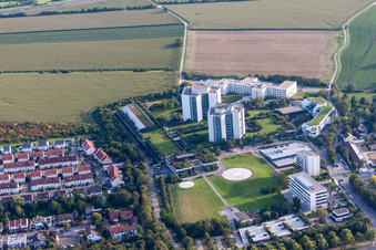 BG Unfallklink im Ortsteil Oggersheim in Ludwigshafen am Rhein im Bundesland Rheinland-Pfalz, Deutschland vom Flugzeug aus